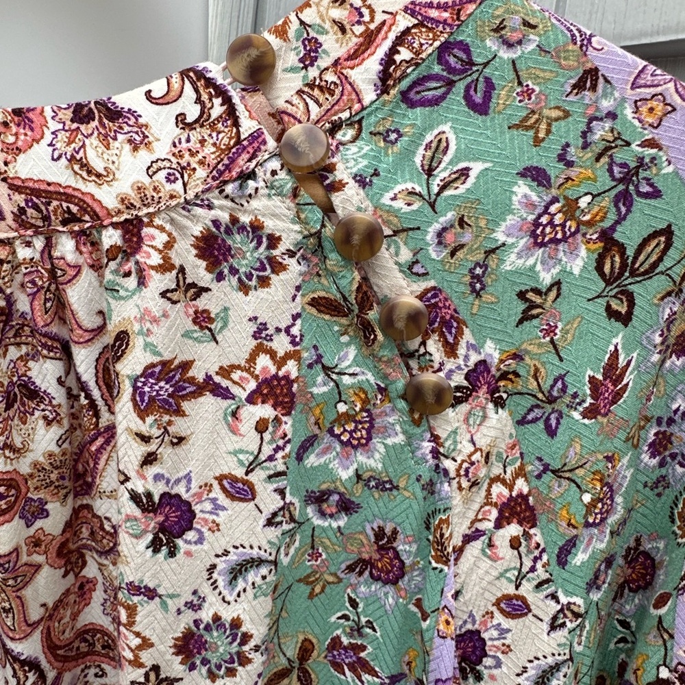 LOFT Lavender, Mint & Cream Floral Patchwork Blouse- Medium- - Picture 4 of 13